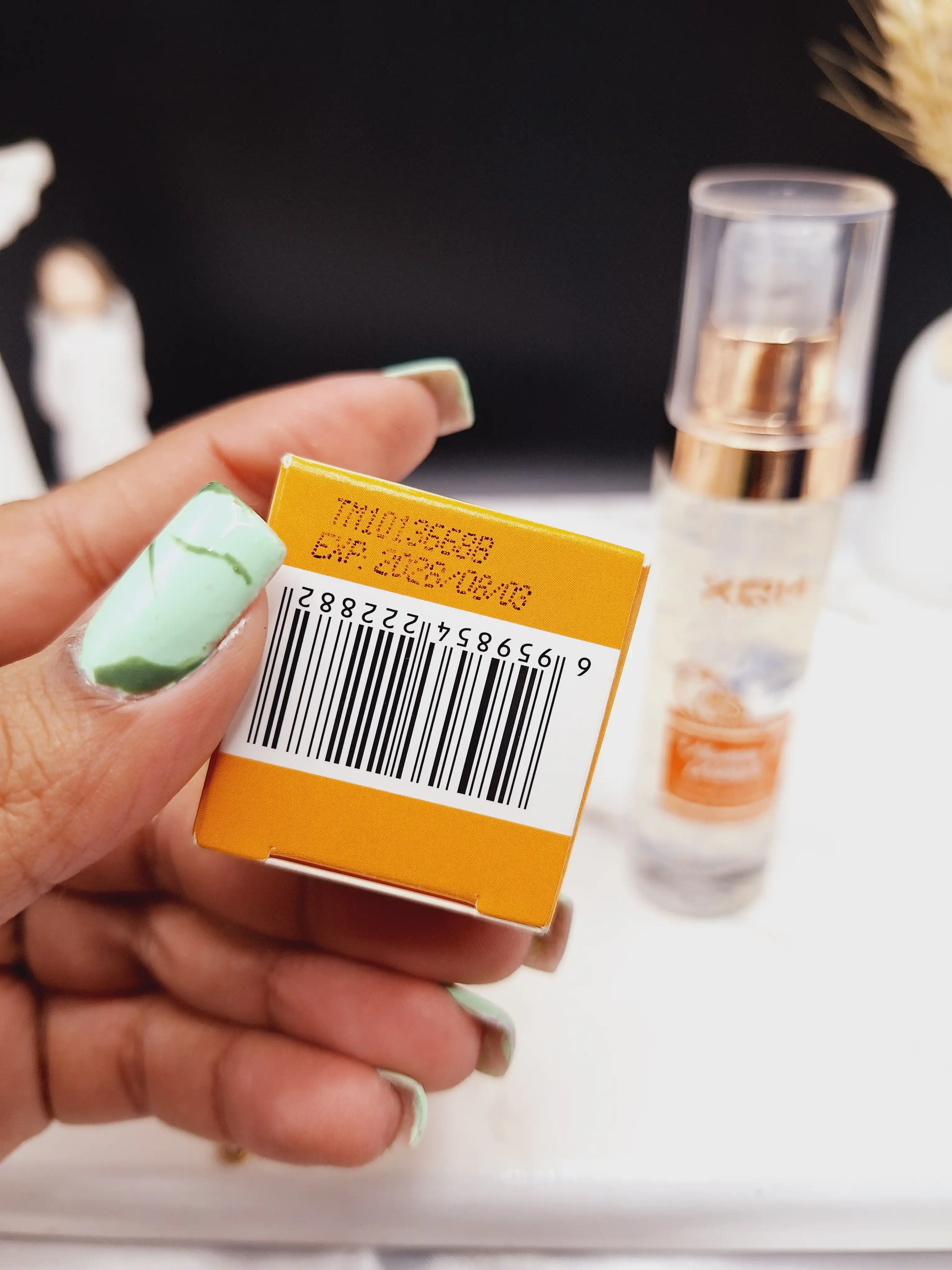 پرایمر و زیر ساز ویتامین سی برند XQM کد X2288