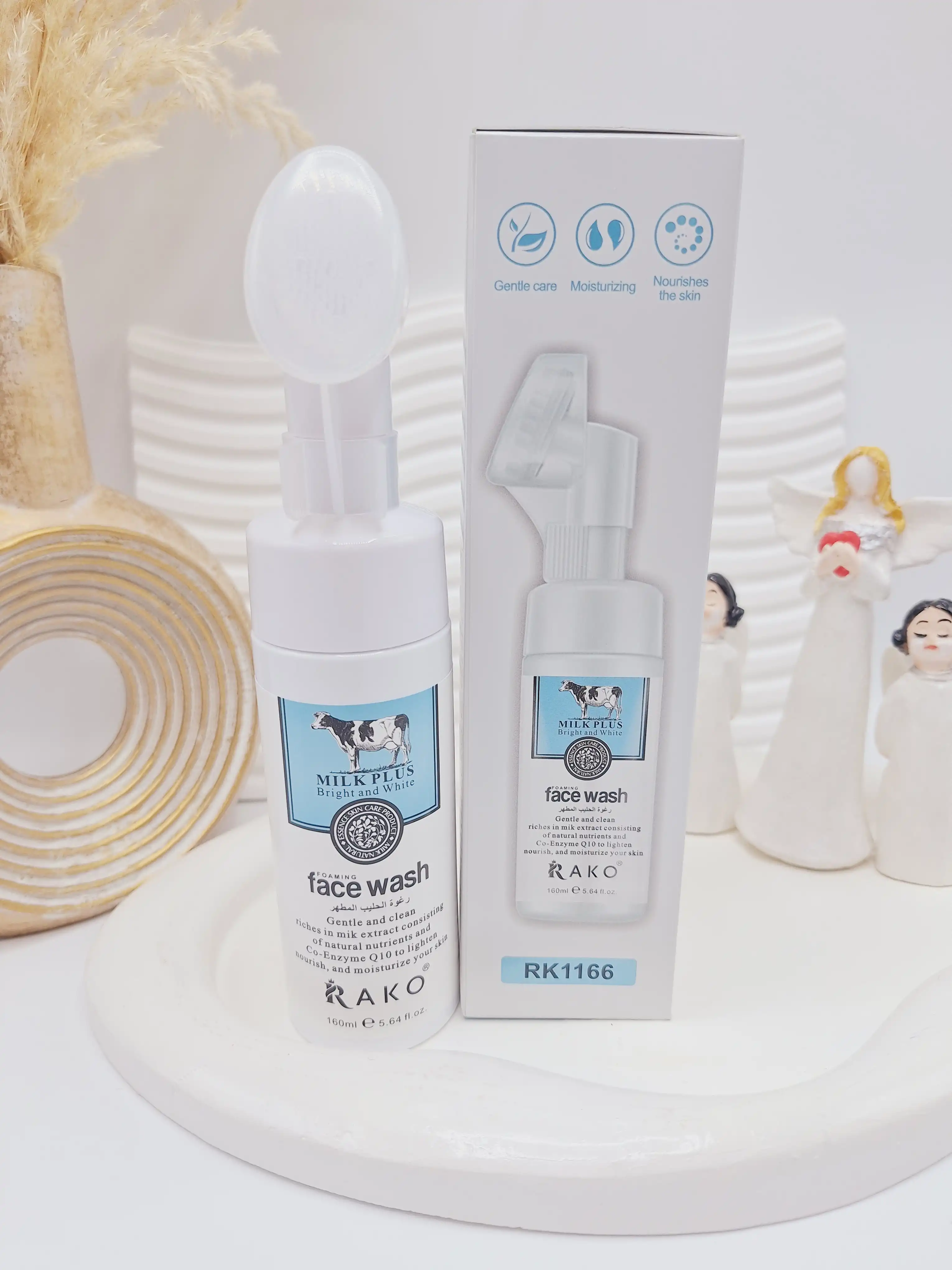 فوم شستشو براش دار سفید کننده و پاک کننده عمیق شیر گاو برند راکو کد 1166